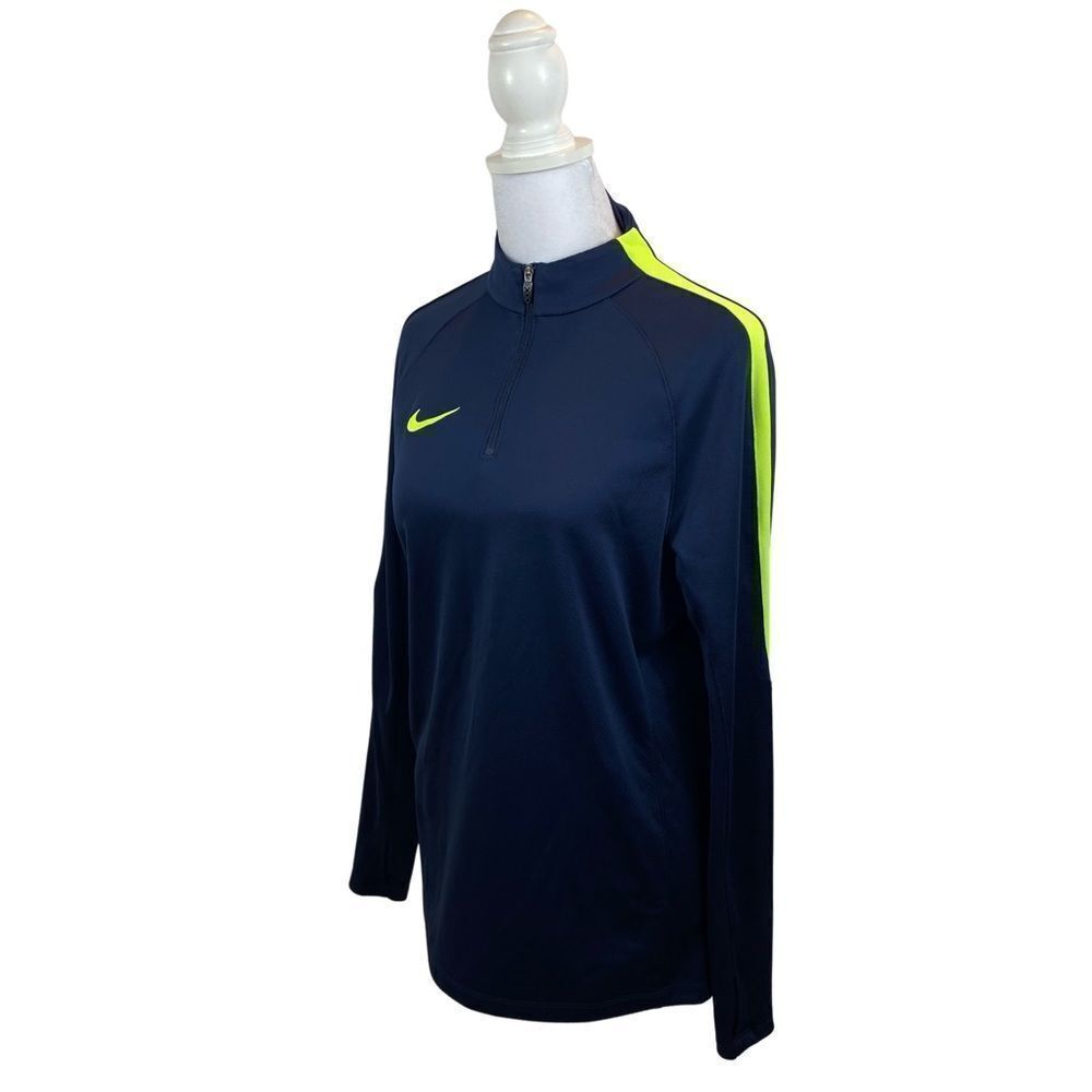 Ladies Nike Dri-Fit Navy Blue 1/4 Zipper Long‎ Sleeved Top Size Medium